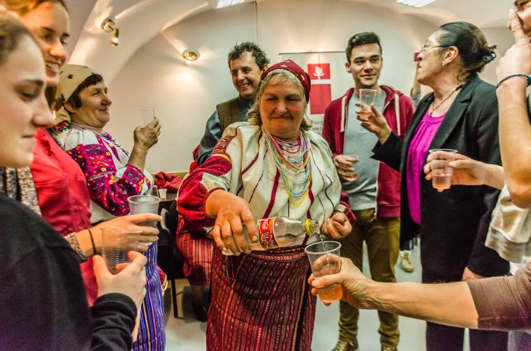Imakönyv a végeken való megmaradásért