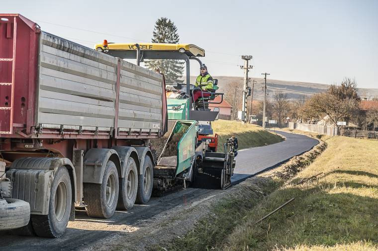 Felújítják a Kotormányba vezető utat