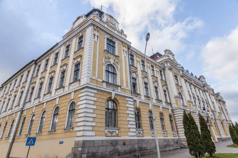 Rácsok mögött töltik a karácsonyt Puiék