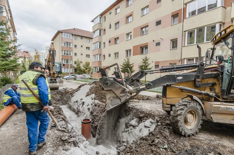 Tavaszig le kell bontani a garázsokat