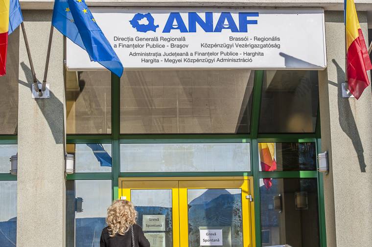 Ennyi pénzt gyűjtött be az Országos Adóhivatal 2017-ben