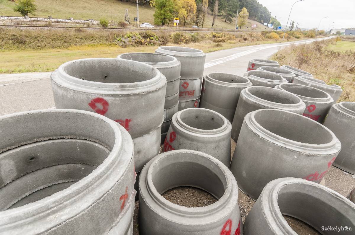 Bővíteni kell a már kiépült hálózatot. Falvakon is kiépítik. Képünk illusztráció • Fotó: Veres Nándor