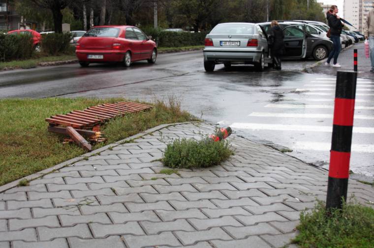 Bevont jogosítvánnyal, ittasan balesetezett