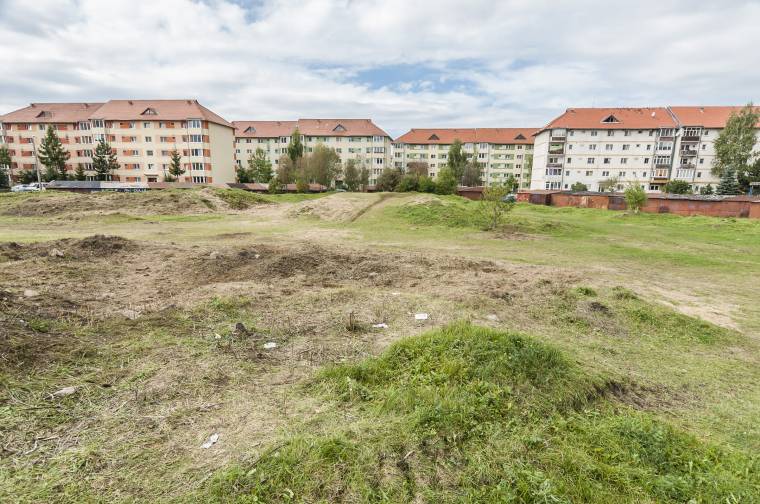 Kártalanítástól függő építkezés a dendrológiai parkban