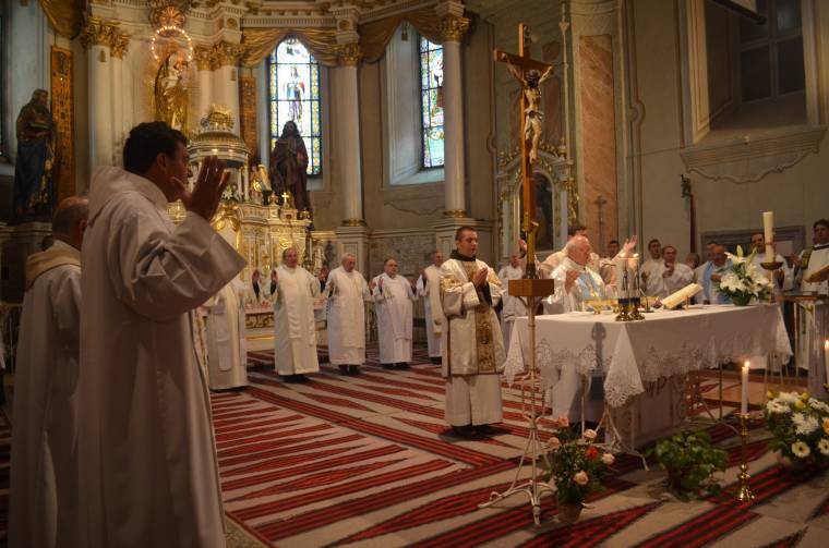 Mária neve búcsú Csíksomlyón