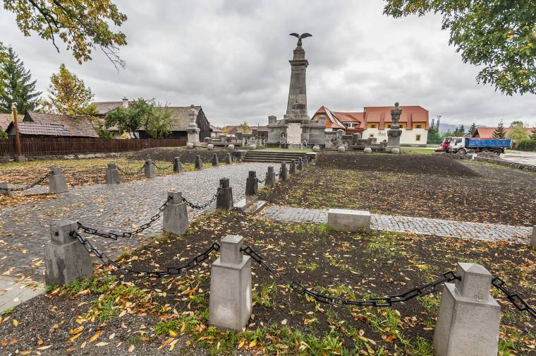 Megáldják a felújított Siculicidium emlékművet