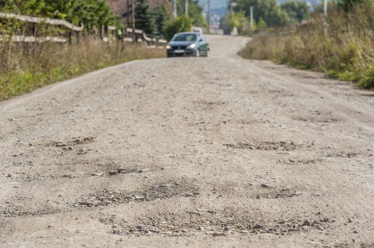 Kértek, de nem kaptak pénzt a szécsenyi út javítására