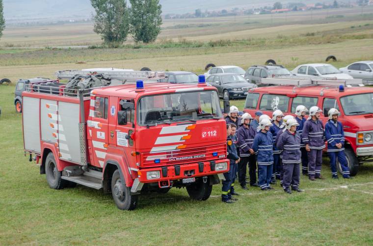 Víztartályos esetkocsival a tűzkárok ellen