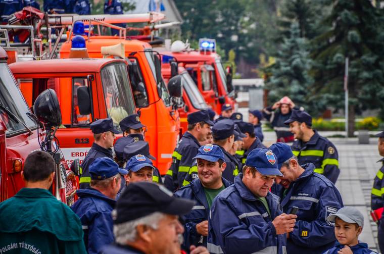 Tűzoltóbemutatót tartottak Csíkszereda főterén