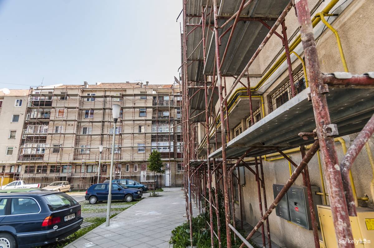 A hőszigetelések miatt több per is volt, a város számára kedvezőtlen eredményekkel •  Fotó: Veres Nándor