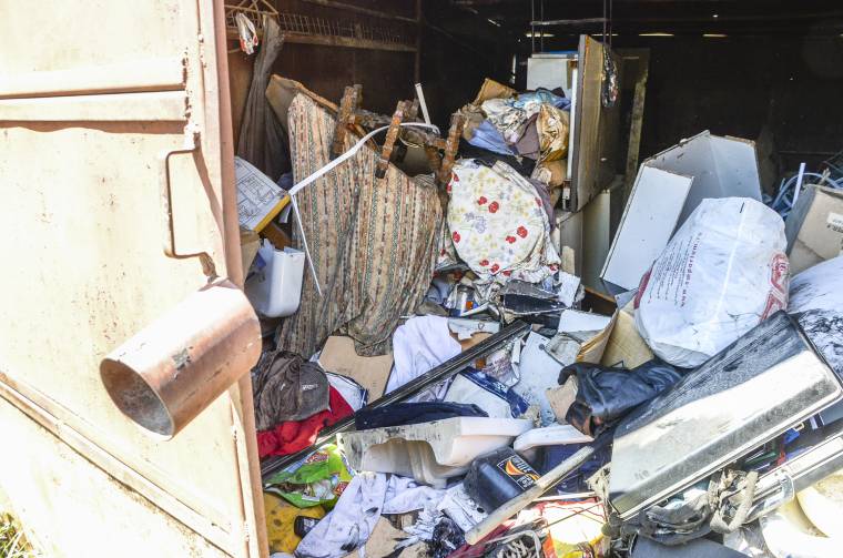 Gazdátlan építmény mint szeméttároló