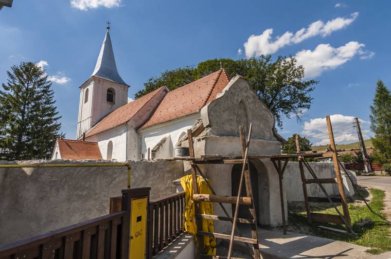 Szakemberek felügyeletével újítják fel a mindszenti középkori templomot
