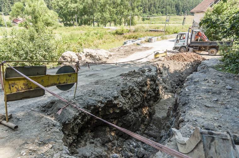 Nyakig temette a föld a munkást