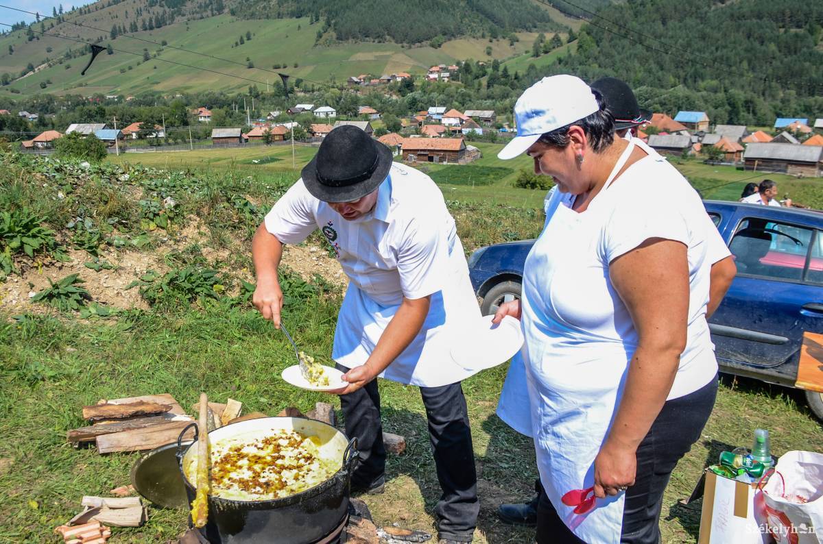 A csángó puliszka sem a robbanékonysága miatt lett híres •  Fotó: Gecse Noémi