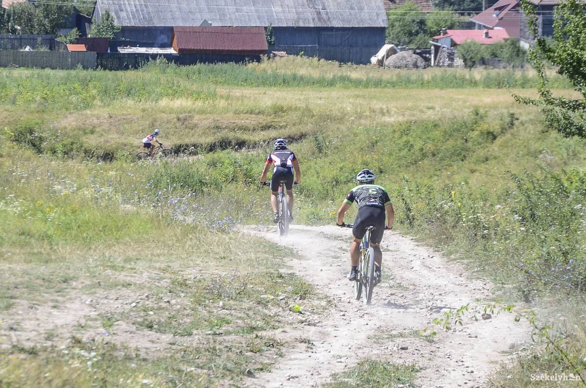 Kerékpárút vezethet át az Erdélyi-szigethegységen