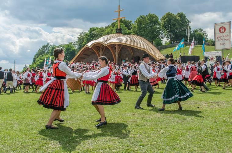 Ezer Székely Leány Napja, a népi értékek csíksomlyói ünnepe
