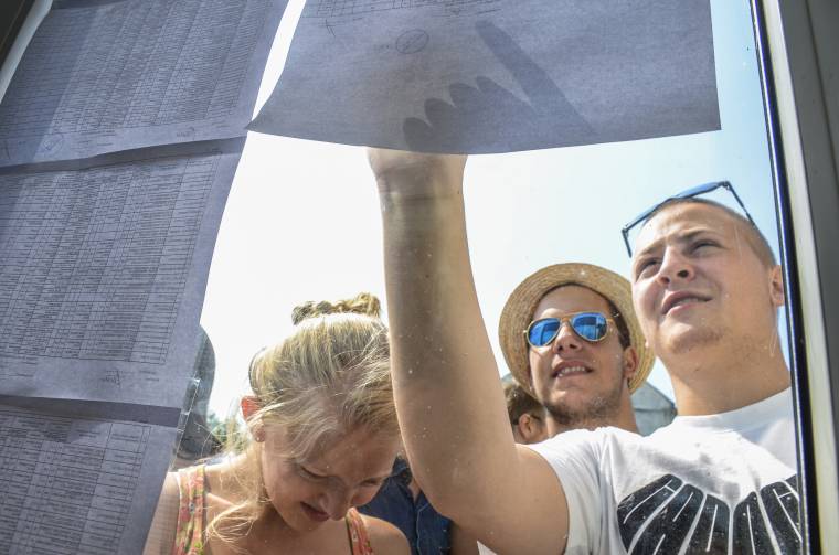 Háromszéken a diákok közel kétharmada kapott átmenőt