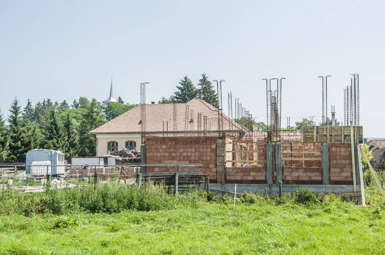 Épül a csíkmadarasi elemi iskola