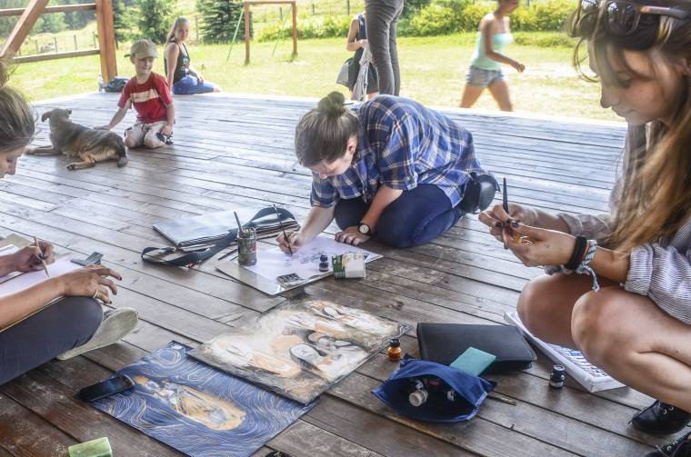 A csíksomlyói kegyszobrot kapták témaként