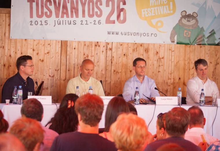 Gazdaságpolitika: bérfelzárkóztatás nélkül marad az agyelszívás