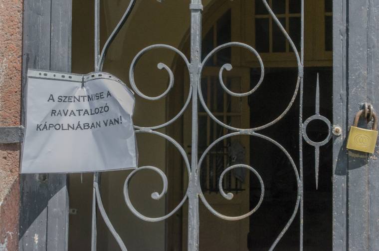 Felújítás a csíkszentmártoni templomban