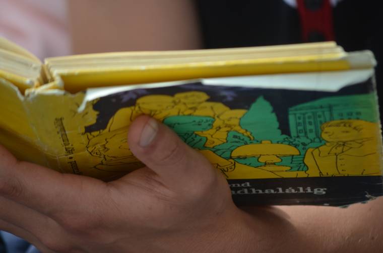 Olvasásra ösztönöznék a kisvárosok és a falvak lakóit