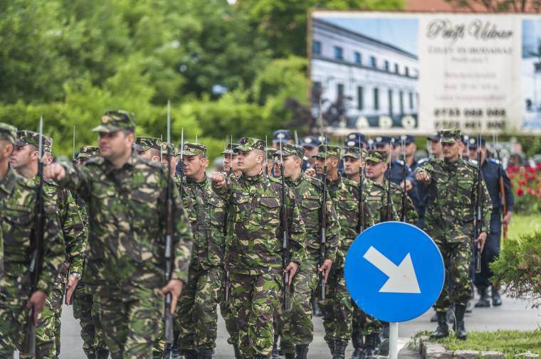 Milyen volt a kötelező sorkatonaság?