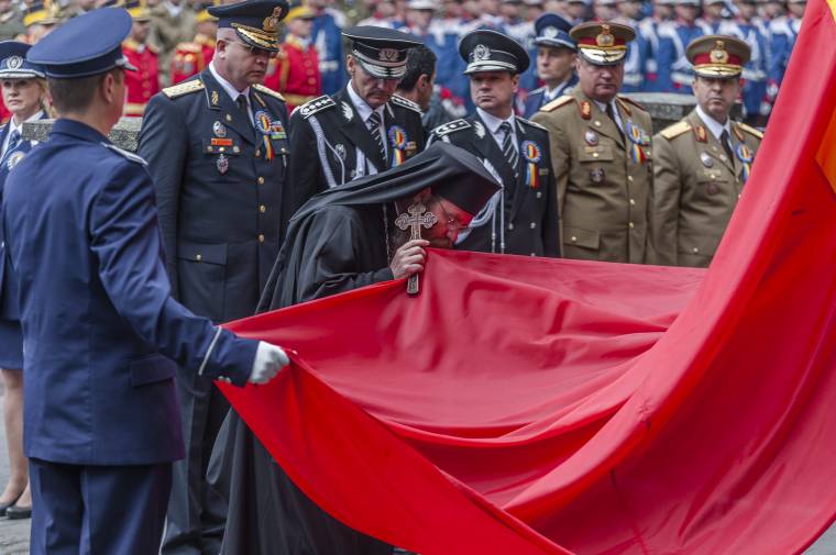 „Kierőszakolná” a román jelképek iránti tiszteletet a honatya