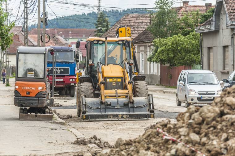 Októberre végeznek a hálózatépítéssel