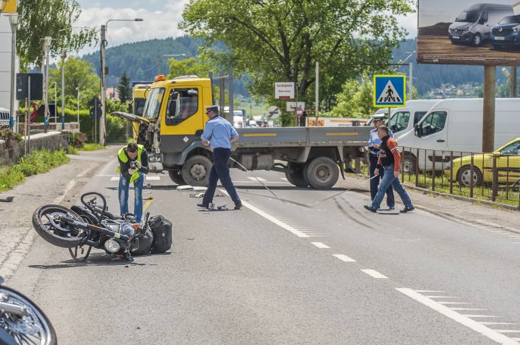 Nem tudta bevenni motorkerékpárjával a kanyart