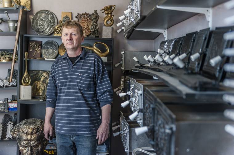 A bronzöntés nem gyógyszertári munka