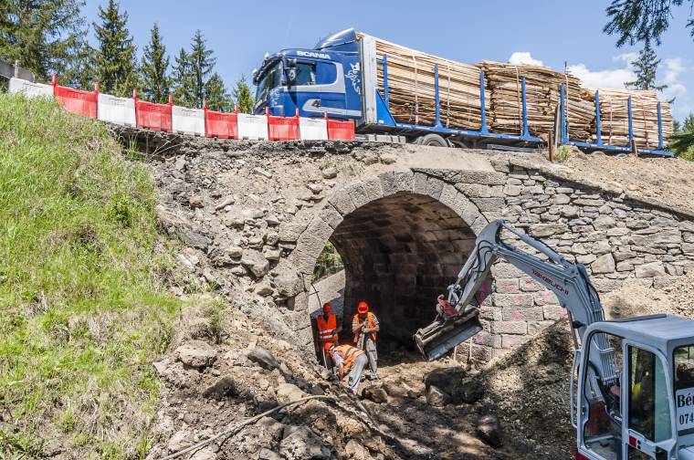 Helyreállítják a balesetveszélyes hidat