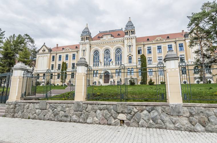A névadás jubileumát üli a Márton Áron Gimnázium