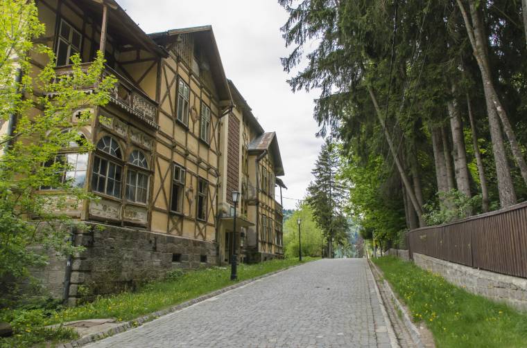 Tusnádfürdő utcáit, közterületeit takarítják