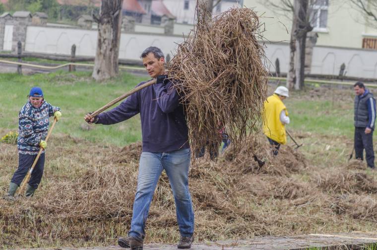 Újra összegyűltek az önkéntesek a „feredőnél”