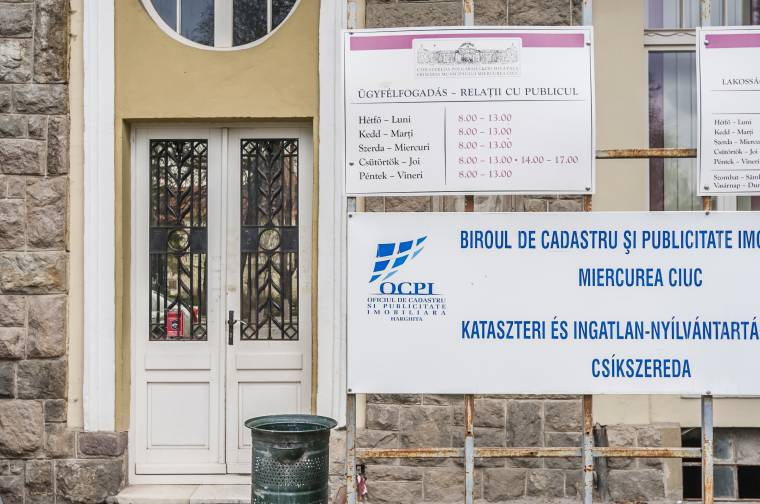 A polgármesteri hivatal álláshirdetéseit kifogásolták