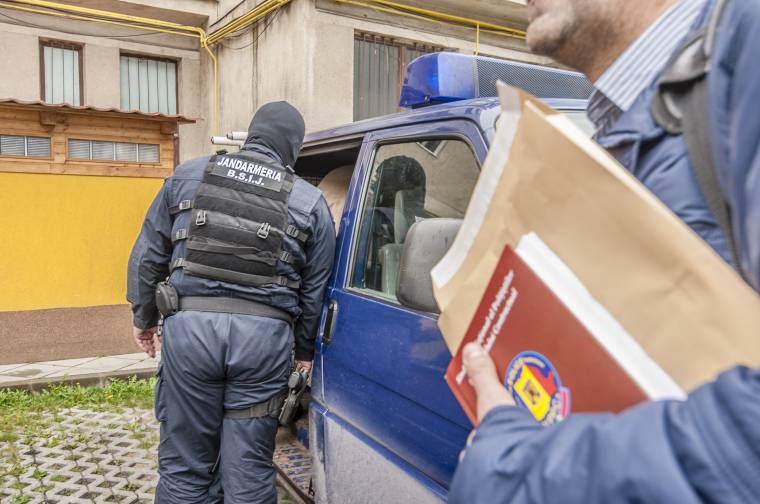 Fenntartja a vádat a DNA Rádulyék ügyében