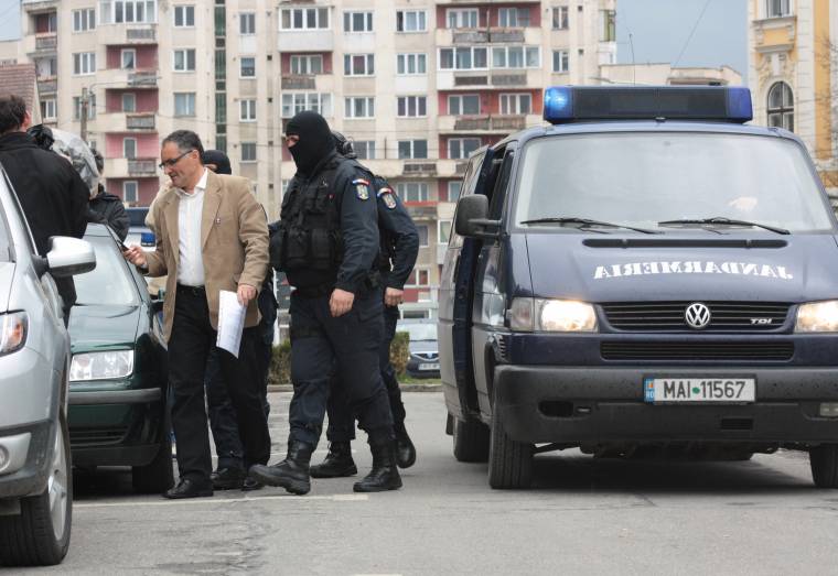 Felfüggesztette a prefektus tisztségéből Rádulyt és Szőkét