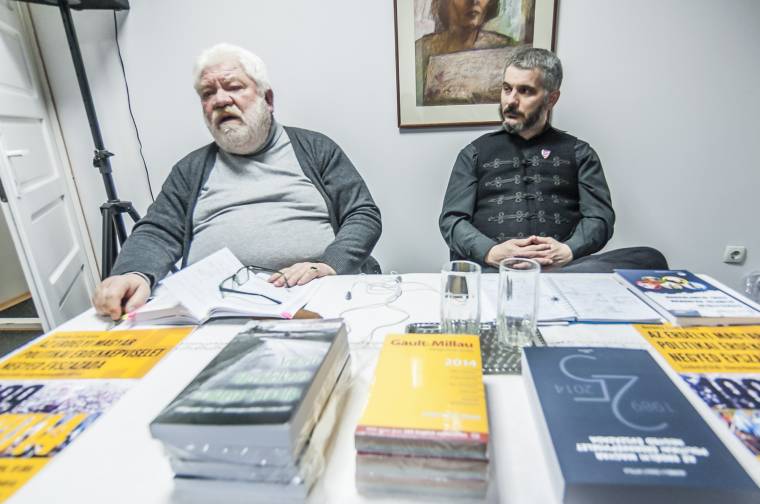 „Kézikönyv” az elmúlt 25 évről