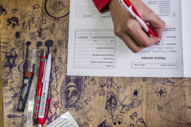 Délelőtt vizsga, délután oktatás – káoszt eredményez a nyolcadikosok képességfelmérője az iskolákban