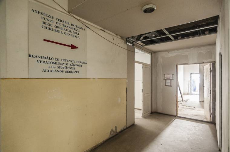 Szűkös épület, elhúzódó beruházás korlátozza a működést