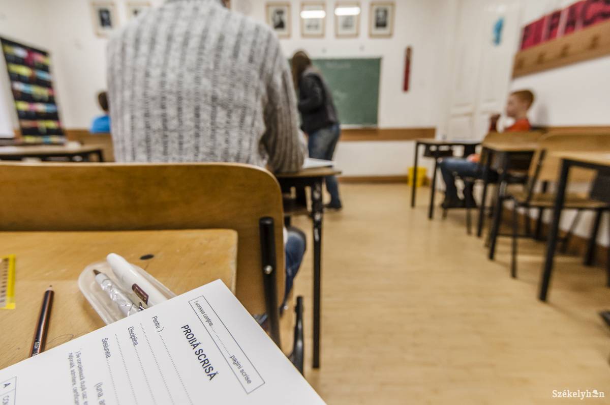 Idén még a magyar diákok is ugyanazokat a feladatokat kapják, mint román társaik •  Fotó: Veres Nándor