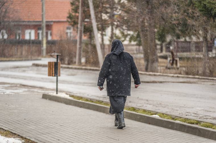 Orban szerint meghatározott időszakban mégis kimozdulhatnak otthonról a  65 éven felüliek