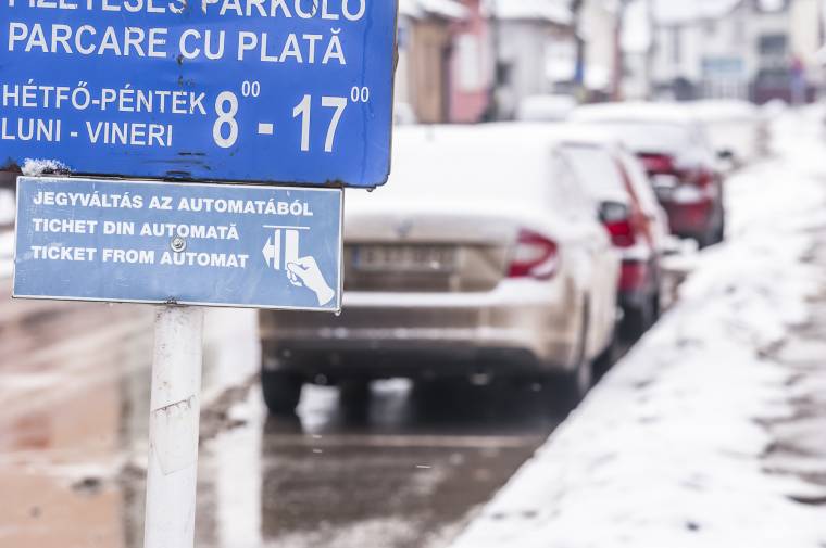 Még várni kell az SMS-ben történő fizetésre