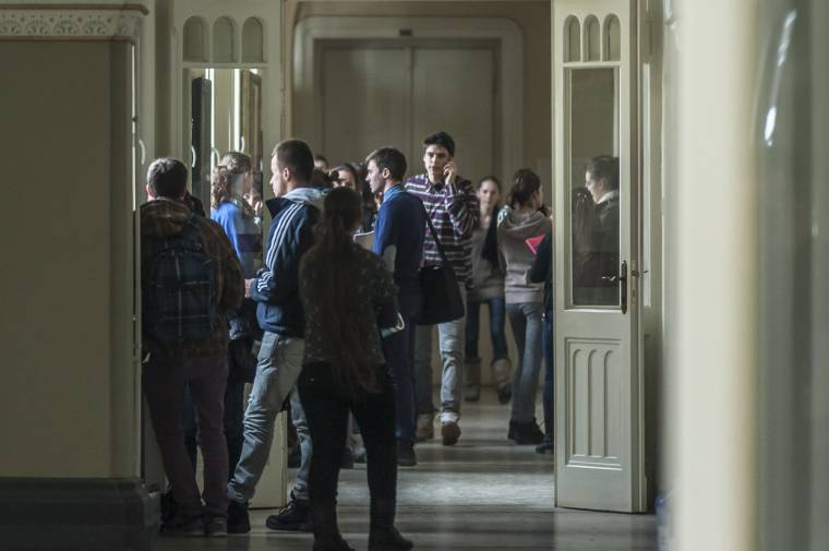 Kevesebb munkanélküli, több továbbtanuló