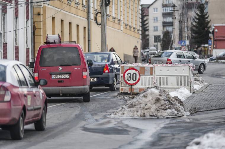 Úttorlasz akadályozza a közlekedést