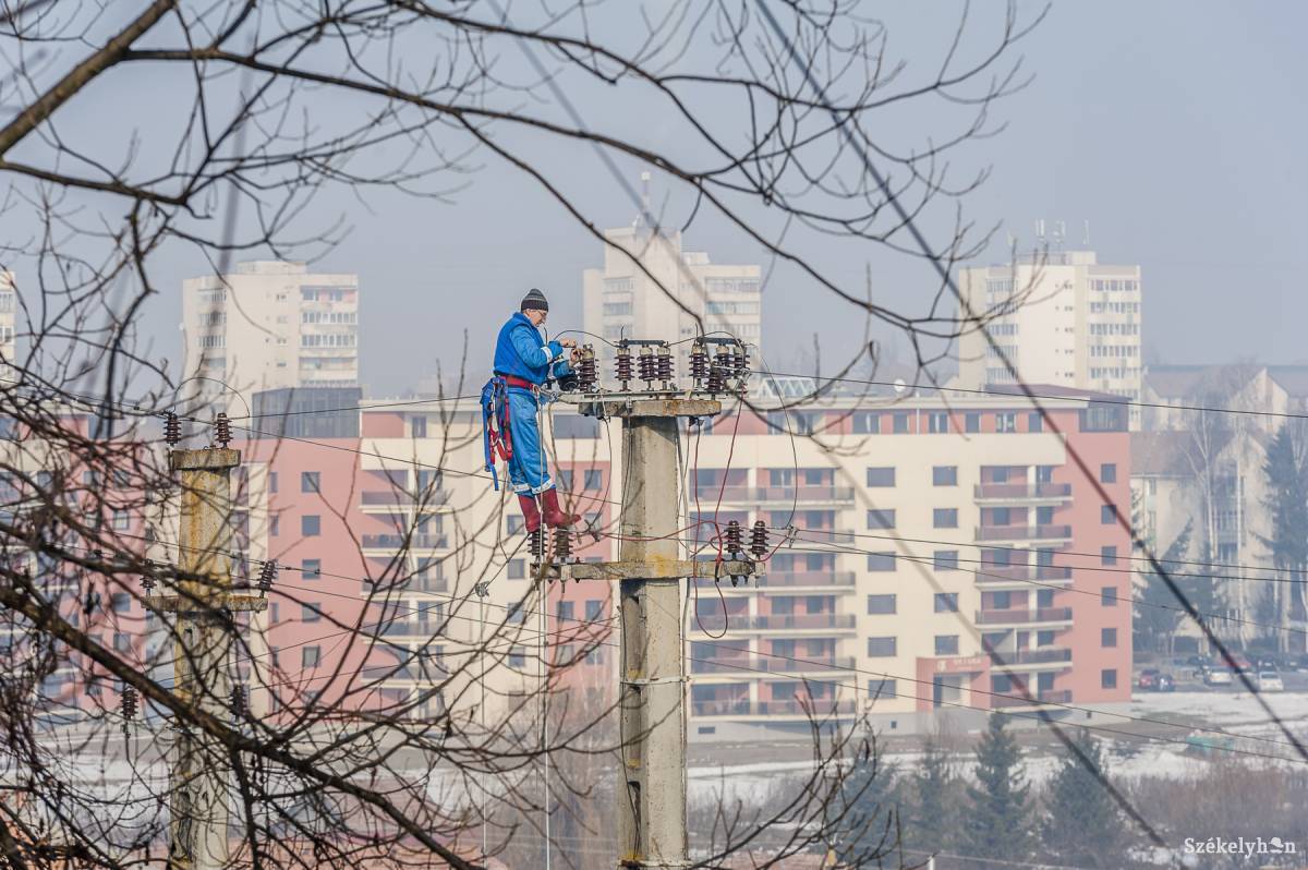 A megaáramszünetért az elavult, több mint 40 éves elektromos hálózat volt a felelős a szatmári városban •  Fotó: Veres Nándor