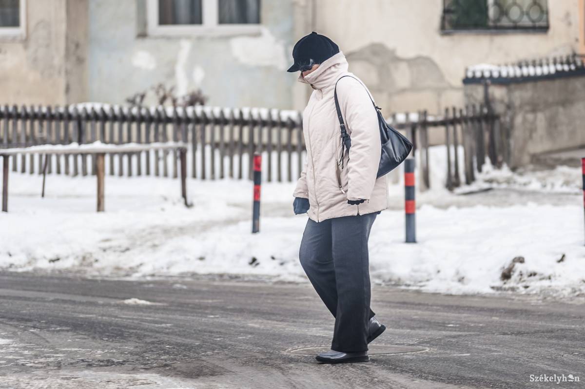 Beköszönt a sál, sapka. nagykabát ideje. Képünk illusztráció •  Fotó: Veres Nándor