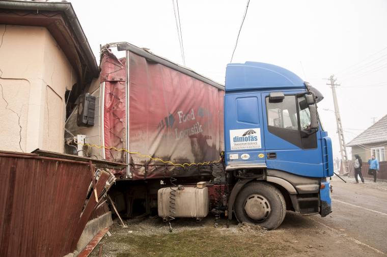 Tavasszal fognának hozzá a megrongált ház javításához