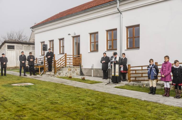 Rájöttek, hiába várják az ígérgetett támogatást, jobb, ha saját pénzen elvégzik a főjavítást